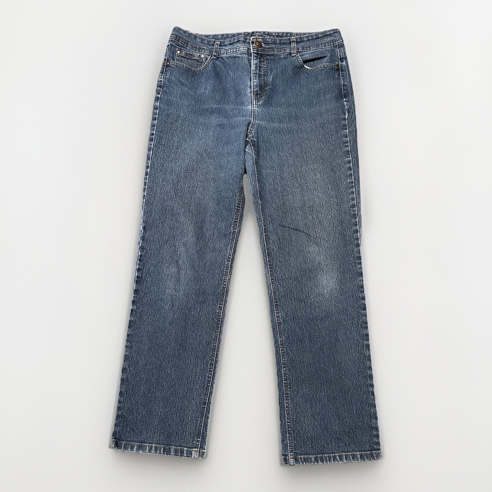 Charter Club Classic Fit Women's Size 12 Short Medium Wash Blue Denim